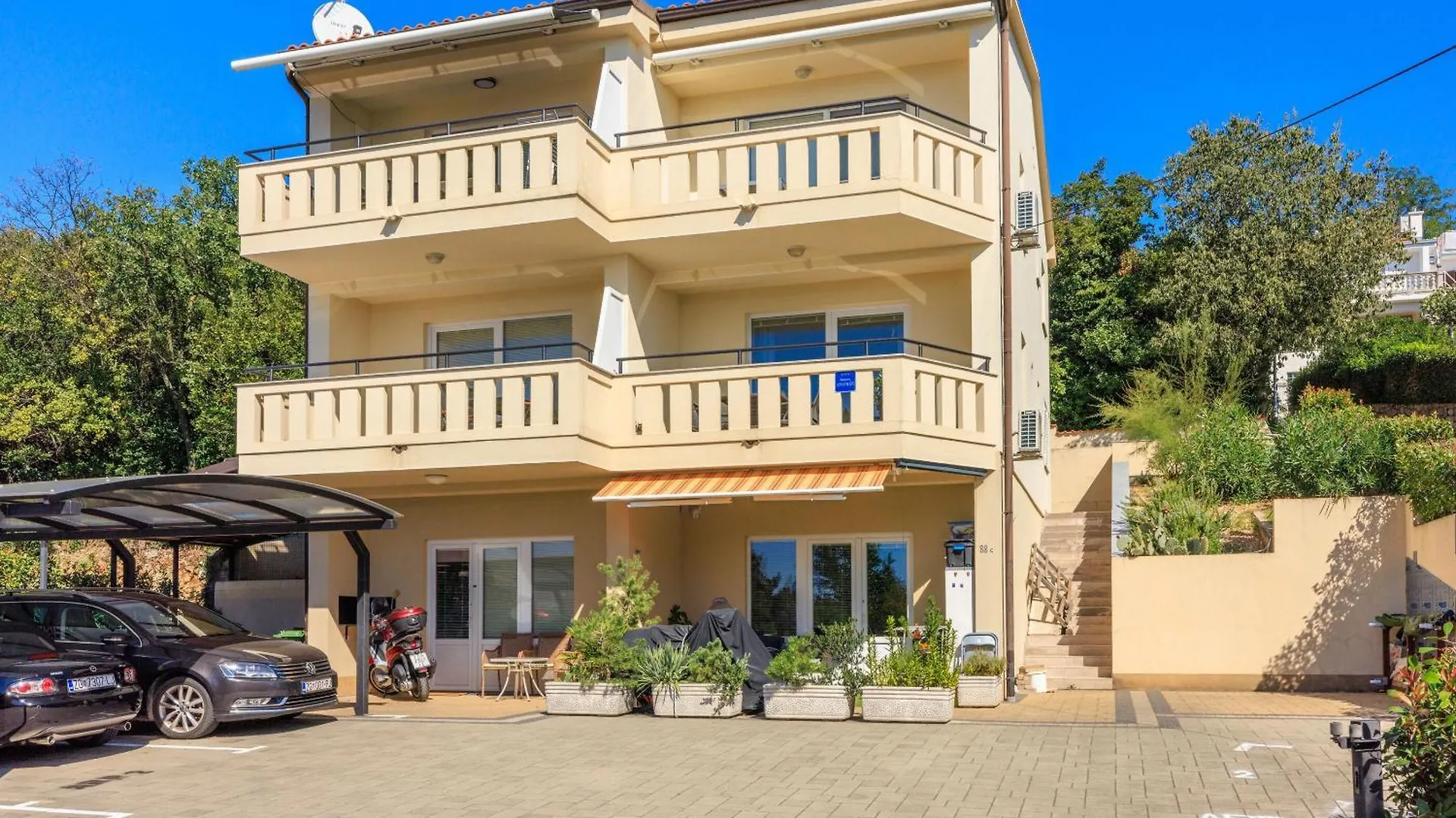 Apartments Petak Novi